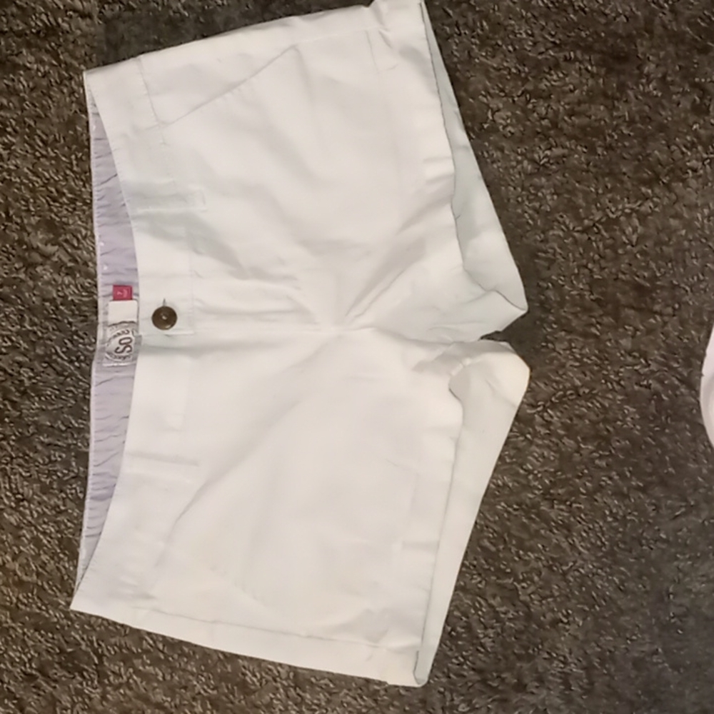 White shorts SO brand ( Fred Meyers) color white size 7